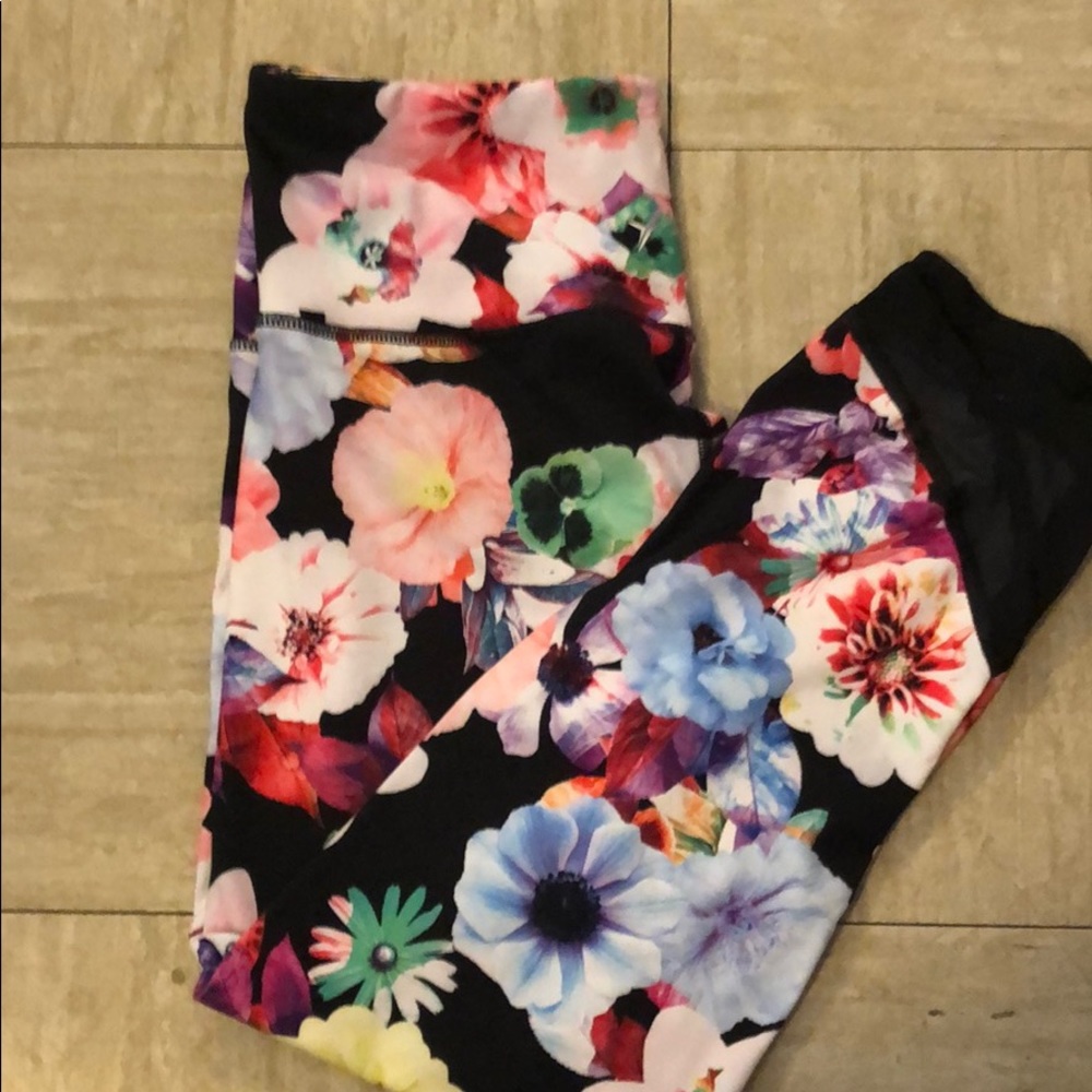 LIKE NEW Old Navy Mid to Lower Calf Active Legging